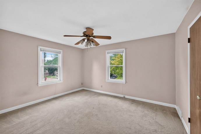 905 Hennepin, DIXON, Illinois 61021, 3 Bedrooms Bedrooms, ,2 BathroomsBathrooms,House,For Sale,Hennepin,202603932