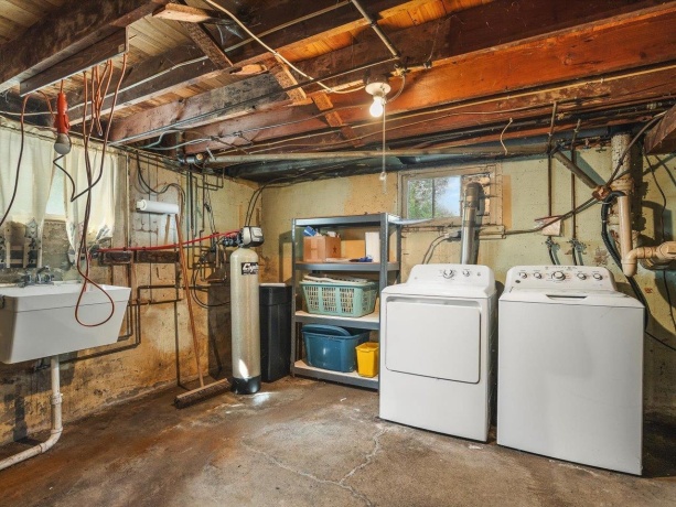 15 Walnut, Cedarville, Illinois 61013, 2 Bedrooms Bedrooms, ,1 BathroomBathrooms,House,For Sale,Walnut,202605249