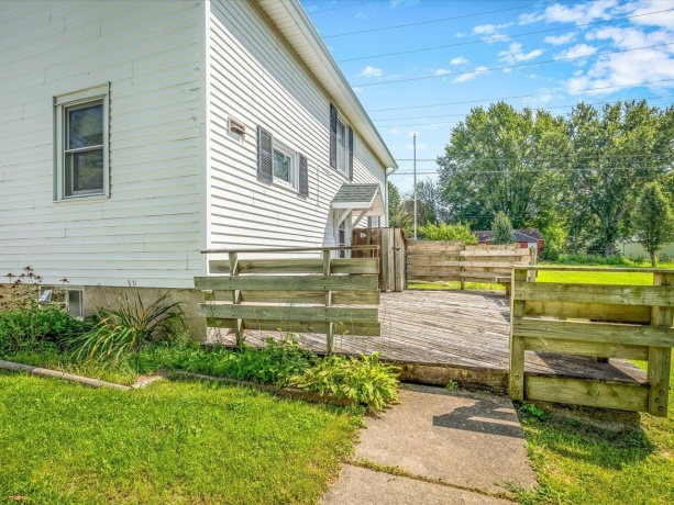 15 Walnut, Cedarville, Illinois 61013, 2 Bedrooms Bedrooms, ,1 BathroomBathrooms,House,For Sale,Walnut,202605249