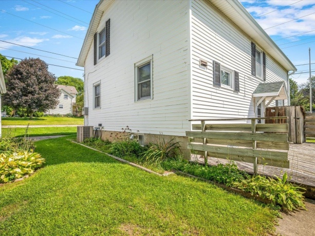 15 Walnut, Cedarville, Illinois 61013, 2 Bedrooms Bedrooms, ,1 BathroomBathrooms,House,For Sale,Walnut,202605249
