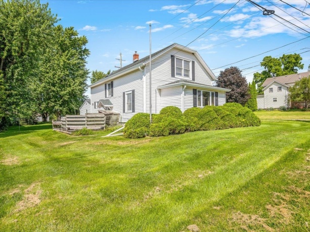 15 Walnut, Cedarville, Illinois 61013, 2 Bedrooms Bedrooms, ,1 BathroomBathrooms,House,For Sale,Walnut,202605249