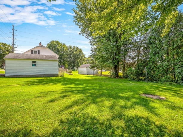 15 Walnut, Cedarville, Illinois 61013, 2 Bedrooms Bedrooms, ,1 BathroomBathrooms,House,For Sale,Walnut,202605249