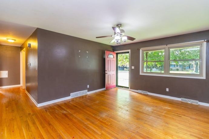 303 Hough, MACHESNEY PARK, Illinois 61115, 3 Bedrooms Bedrooms, ,1 BathroomBathrooms,House,For Sale,Hough,202605253
