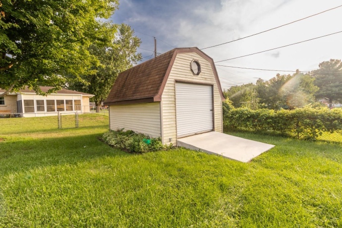 303 Hough, MACHESNEY PARK, Illinois 61115, 3 Bedrooms Bedrooms, ,1 BathroomBathrooms,House,For Sale,Hough,202605253
