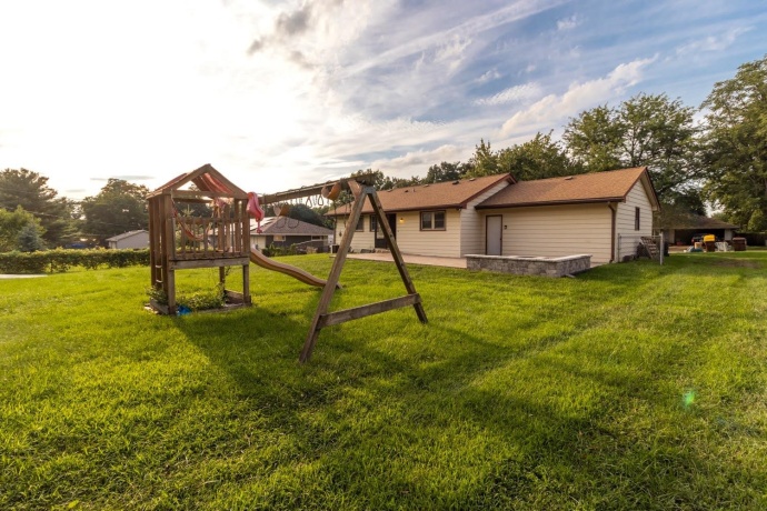 303 Hough, MACHESNEY PARK, Illinois 61115, 3 Bedrooms Bedrooms, ,1 BathroomBathrooms,House,For Sale,Hough,202605253