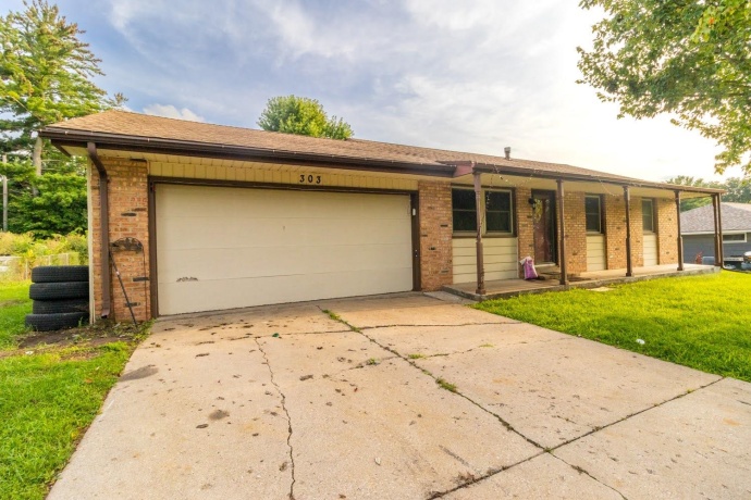 303 Hough, MACHESNEY PARK, Illinois 61115, 3 Bedrooms Bedrooms, ,1 BathroomBathrooms,House,For Sale,Hough,202605253