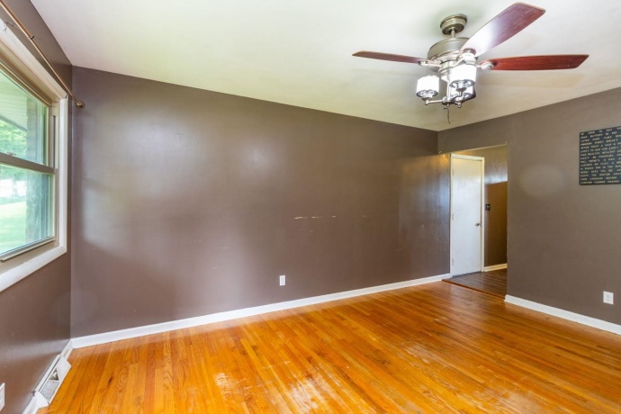 303 Hough, MACHESNEY PARK, Illinois 61115, 3 Bedrooms Bedrooms, ,1 BathroomBathrooms,House,For Sale,Hough,202605253