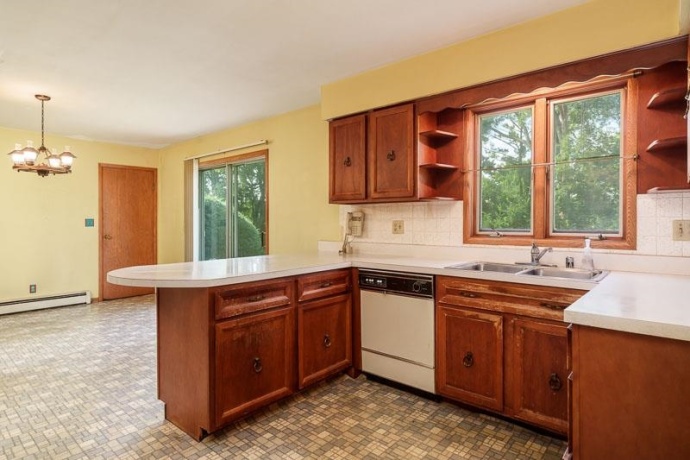 5803 CLARENDON, ROCKFORD, Illinois 61114, 4 Bedrooms Bedrooms, ,2 BathroomsBathrooms,House,For Sale,CLARENDON,202605255