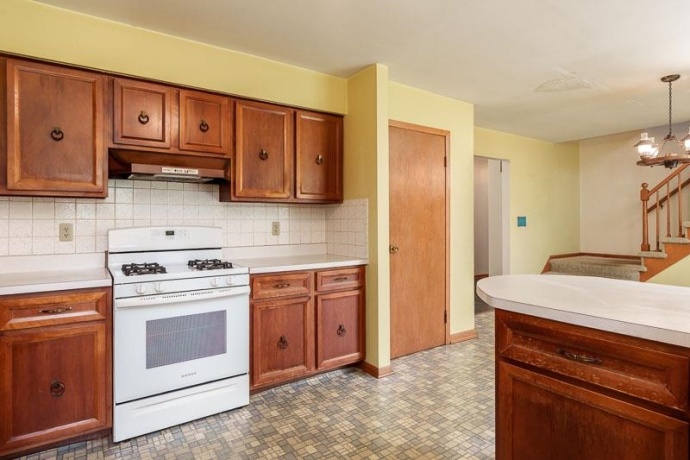 5803 CLARENDON, ROCKFORD, Illinois 61114, 4 Bedrooms Bedrooms, ,2 BathroomsBathrooms,House,For Sale,CLARENDON,202605255