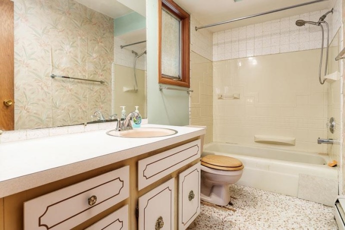 5803 CLARENDON, ROCKFORD, Illinois 61114, 4 Bedrooms Bedrooms, ,2 BathroomsBathrooms,House,For Sale,CLARENDON,202605255