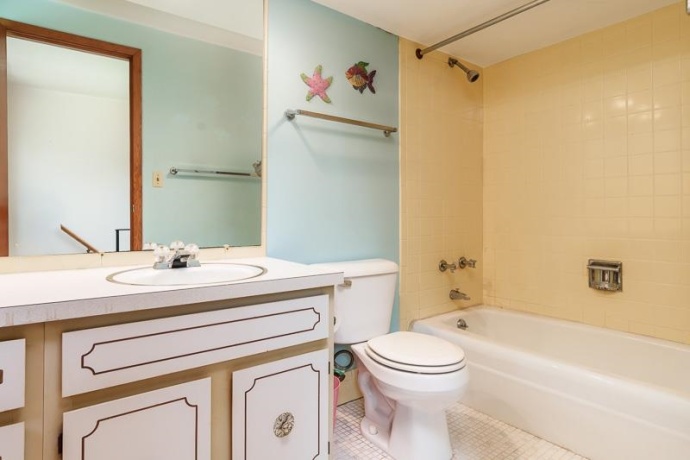 5803 CLARENDON, ROCKFORD, Illinois 61114, 4 Bedrooms Bedrooms, ,2 BathroomsBathrooms,House,For Sale,CLARENDON,202605255