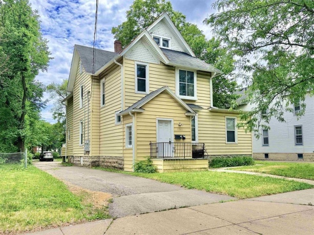1341 Charles, ROCKFORD, Illinois 61104, 4 Bedrooms Bedrooms, ,2 BathroomsBathrooms,House,For Sale,Charles,202605259