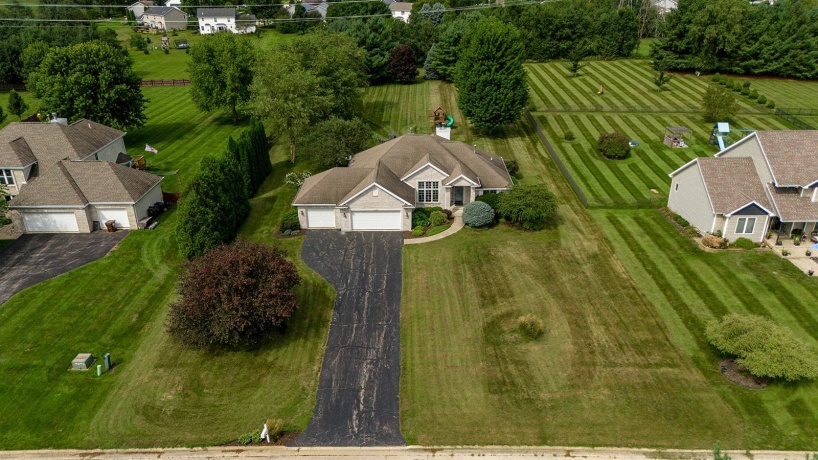7848 Moore Hill, BELVIDERE, Illinois 61008, 3 Bedrooms Bedrooms, ,3 BathroomsBathrooms,House,For Sale,Moore Hill,202605260