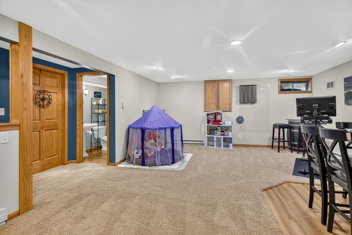 7848 Moore Hill, BELVIDERE, Illinois 61008, 3 Bedrooms Bedrooms, ,3 BathroomsBathrooms,House,For Sale,Moore Hill,202605260