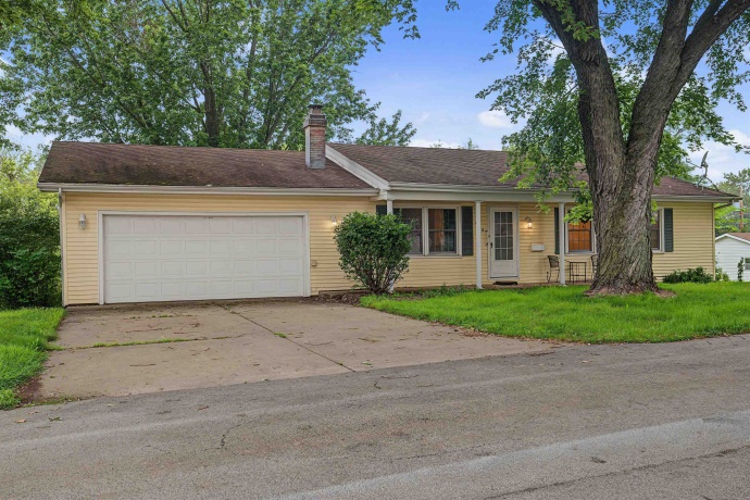 618 Clinton, GALENA, Illinois 61036, 3 Bedrooms Bedrooms, ,2 BathroomsBathrooms,House,For Sale,Clinton,202605261