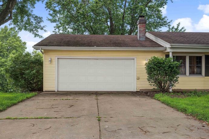 618 Clinton, GALENA, Illinois 61036, 3 Bedrooms Bedrooms, ,2 BathroomsBathrooms,House,For Sale,Clinton,202605261