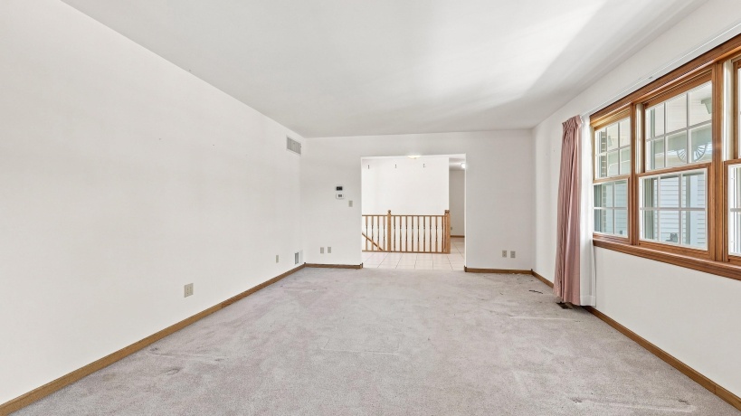 1135 Menzemer, ELIZABETH, Illinois 61028, 3 Bedrooms Bedrooms, ,3 BathroomsBathrooms,House,For Sale,Menzemer,202605268