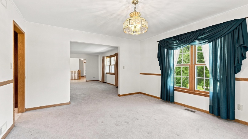 1135 Menzemer, ELIZABETH, Illinois 61028, 3 Bedrooms Bedrooms, ,3 BathroomsBathrooms,House,For Sale,Menzemer,202605268