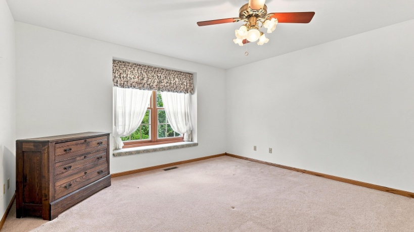 1135 Menzemer, ELIZABETH, Illinois 61028, 3 Bedrooms Bedrooms, ,3 BathroomsBathrooms,House,For Sale,Menzemer,202605268