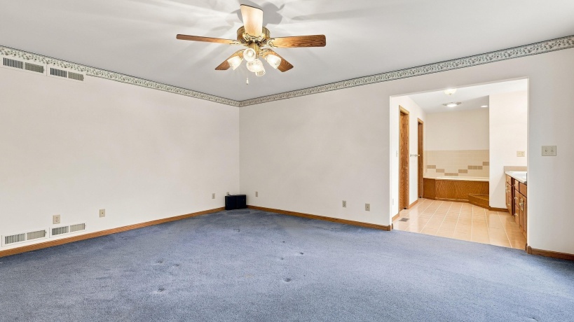 1135 Menzemer, ELIZABETH, Illinois 61028, 3 Bedrooms Bedrooms, ,3 BathroomsBathrooms,House,For Sale,Menzemer,202605268