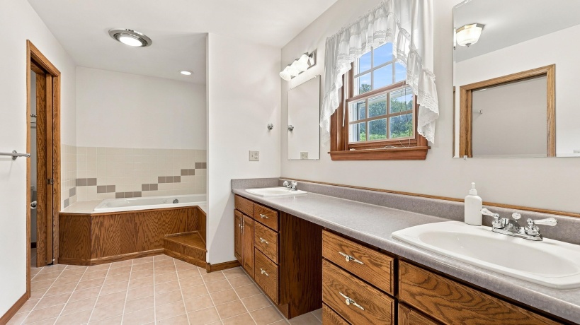 1135 Menzemer, ELIZABETH, Illinois 61028, 3 Bedrooms Bedrooms, ,3 BathroomsBathrooms,House,For Sale,Menzemer,202605268