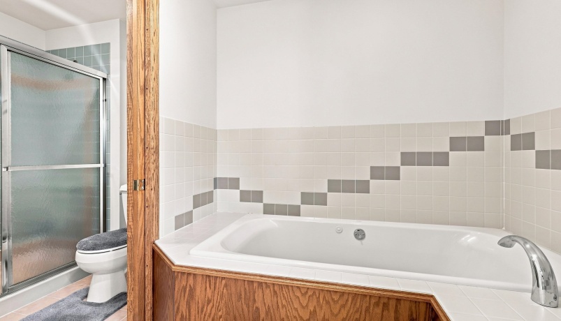 1135 Menzemer, ELIZABETH, Illinois 61028, 3 Bedrooms Bedrooms, ,3 BathroomsBathrooms,House,For Sale,Menzemer,202605268