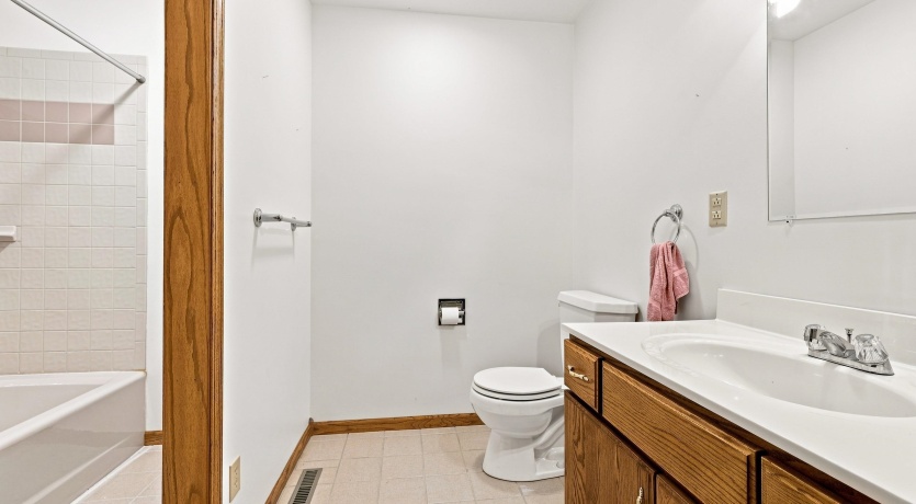 1135 Menzemer, ELIZABETH, Illinois 61028, 3 Bedrooms Bedrooms, ,3 BathroomsBathrooms,House,For Sale,Menzemer,202605268