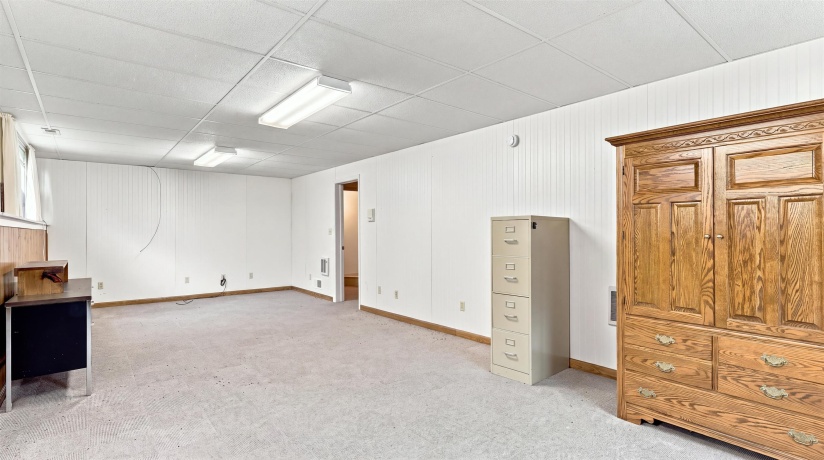 1135 Menzemer, ELIZABETH, Illinois 61028, 3 Bedrooms Bedrooms, ,3 BathroomsBathrooms,House,For Sale,Menzemer,202605268