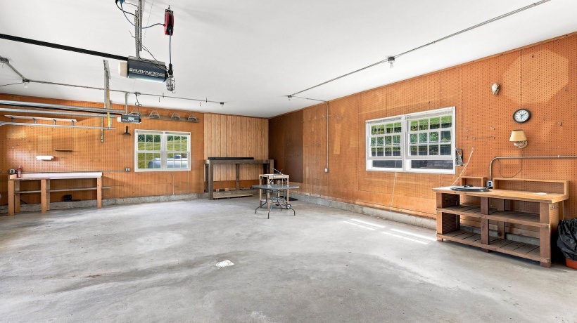 1135 Menzemer, ELIZABETH, Illinois 61028, 3 Bedrooms Bedrooms, ,3 BathroomsBathrooms,House,For Sale,Menzemer,202605268
