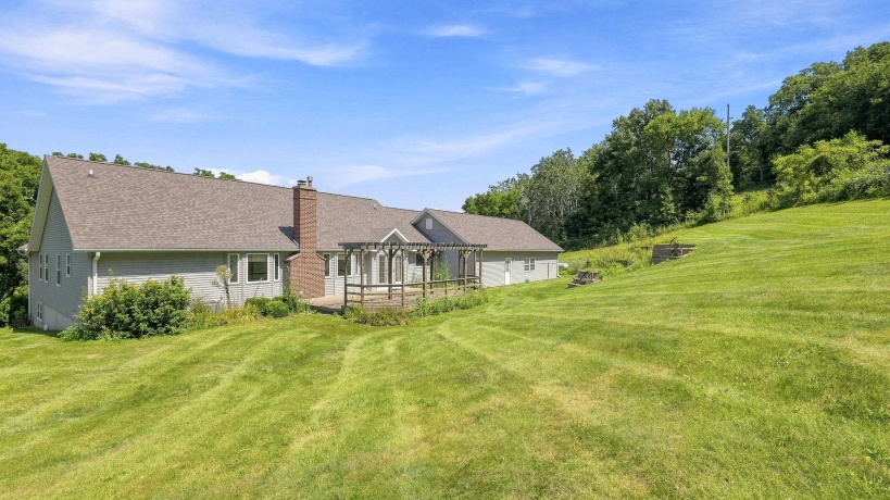 1135 Menzemer, ELIZABETH, Illinois 61028, 3 Bedrooms Bedrooms, ,3 BathroomsBathrooms,House,For Sale,Menzemer,202605268