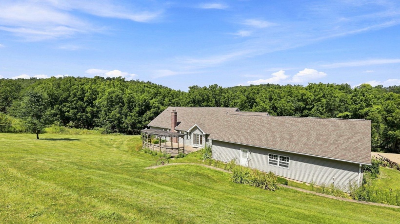 1135 Menzemer, ELIZABETH, Illinois 61028, 3 Bedrooms Bedrooms, ,3 BathroomsBathrooms,House,For Sale,Menzemer,202605268