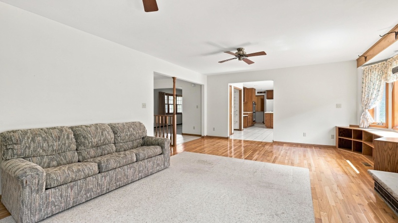 1135 Menzemer, ELIZABETH, Illinois 61028, 3 Bedrooms Bedrooms, ,3 BathroomsBathrooms,House,For Sale,Menzemer,202605268