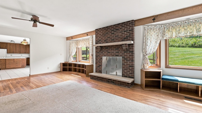 1135 Menzemer, ELIZABETH, Illinois 61028, 3 Bedrooms Bedrooms, ,3 BathroomsBathrooms,House,For Sale,Menzemer,202605268