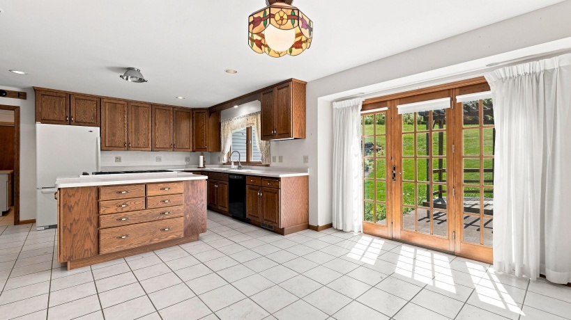 1135 Menzemer, ELIZABETH, Illinois 61028, 3 Bedrooms Bedrooms, ,3 BathroomsBathrooms,House,For Sale,Menzemer,202605268