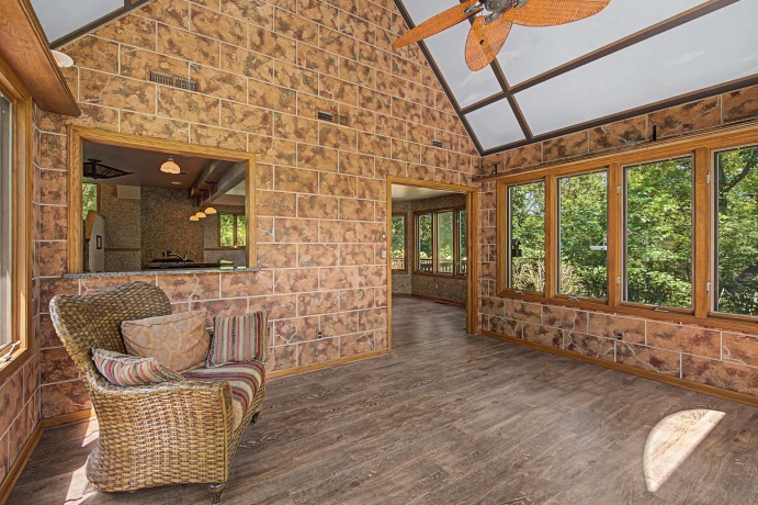 14 Vermillion, GALENA, Illinois 61036, 4 Bedrooms Bedrooms, ,3 BathroomsBathrooms,House,For Sale,Vermillion,202605272