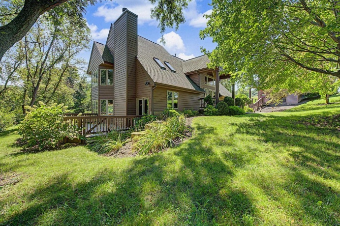 14 Vermillion, GALENA, Illinois 61036, 4 Bedrooms Bedrooms, ,3 BathroomsBathrooms,House,For Sale,Vermillion,202605272