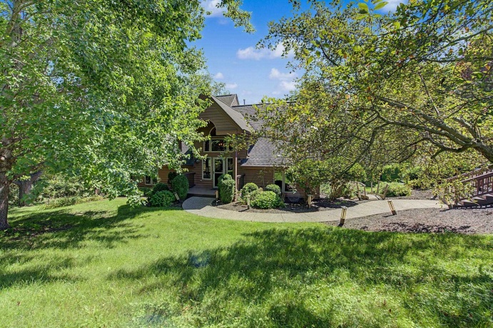14 Vermillion, GALENA, Illinois 61036, 4 Bedrooms Bedrooms, ,3 BathroomsBathrooms,House,For Sale,Vermillion,202605272