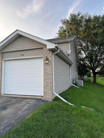 450 Amphitheater, ROCKFORD, Illinois 61107, 2 Bedrooms Bedrooms, ,1 BathroomBathrooms,Condominium,For Sale,Amphitheater,202605280