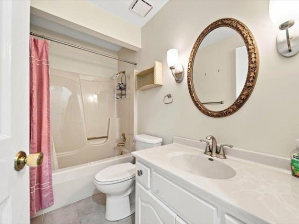 801 Quail Ridge, FREEPORT, Illinois 61032, 2 Bedrooms Bedrooms, ,3 BathroomsBathrooms,Condominium,For Sale,Quail Ridge,202605281