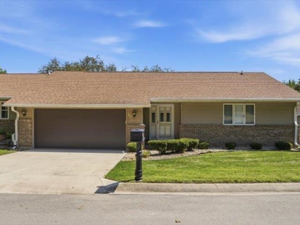 801 Quail Ridge, FREEPORT, Illinois 61032, 2 Bedrooms Bedrooms, ,3 BathroomsBathrooms,Condominium,For Sale,Quail Ridge,202605281