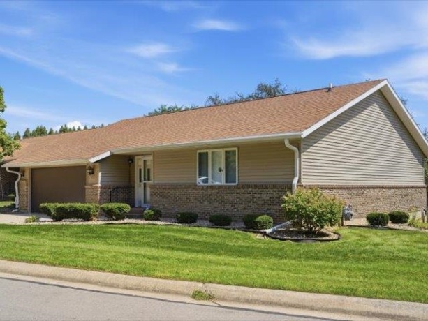 801 Quail Ridge, FREEPORT, Illinois 61032, 2 Bedrooms Bedrooms, ,3 BathroomsBathrooms,Condominium,For Sale,Quail Ridge,202605281