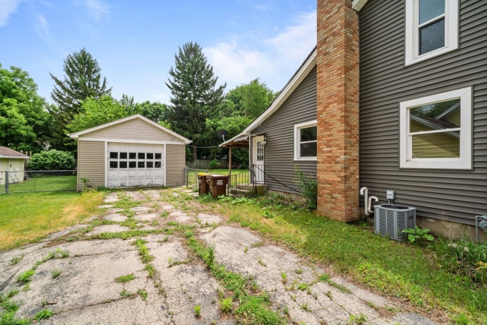 336 Menomonie, BELVIDERE, Illinois 61008, 3 Bedrooms Bedrooms, ,2 BathroomsBathrooms,House,For Sale,Menomonie,202603560