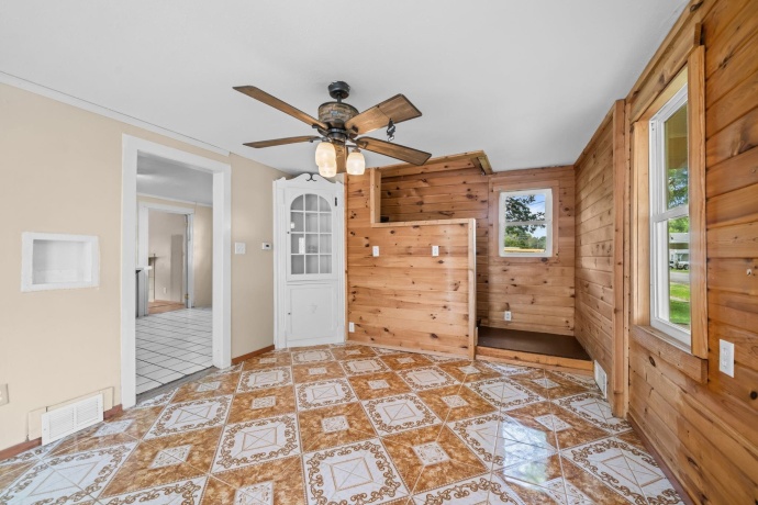 336 Menomonie, BELVIDERE, Illinois 61008, 3 Bedrooms Bedrooms, ,2 BathroomsBathrooms,House,For Sale,Menomonie,202603560