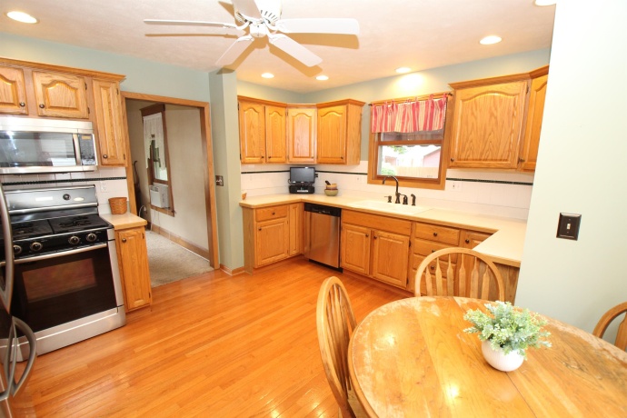 410 HURLBUT, BELVIDERE, Illinois 61008, 3 Bedrooms Bedrooms, ,3 BathroomsBathrooms,House,For Sale,HURLBUT,202605289