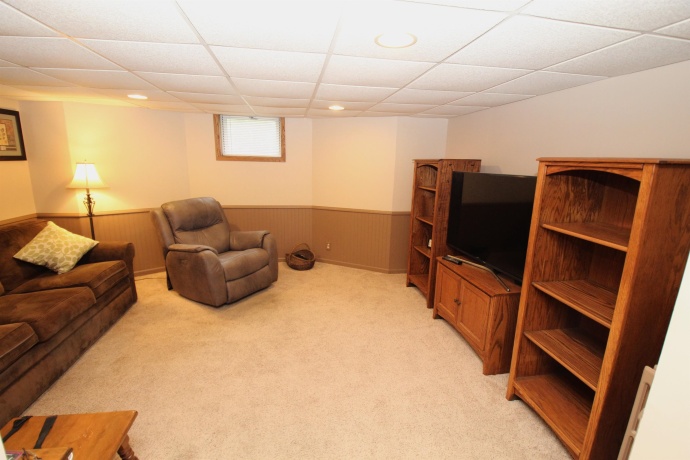 410 HURLBUT, BELVIDERE, Illinois 61008, 3 Bedrooms Bedrooms, ,3 BathroomsBathrooms,House,For Sale,HURLBUT,202605289