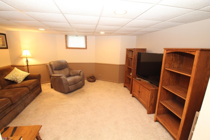 410 HURLBUT, BELVIDERE, Illinois 61008, 3 Bedrooms Bedrooms, ,3 BathroomsBathrooms,House,For Sale,HURLBUT,202605289