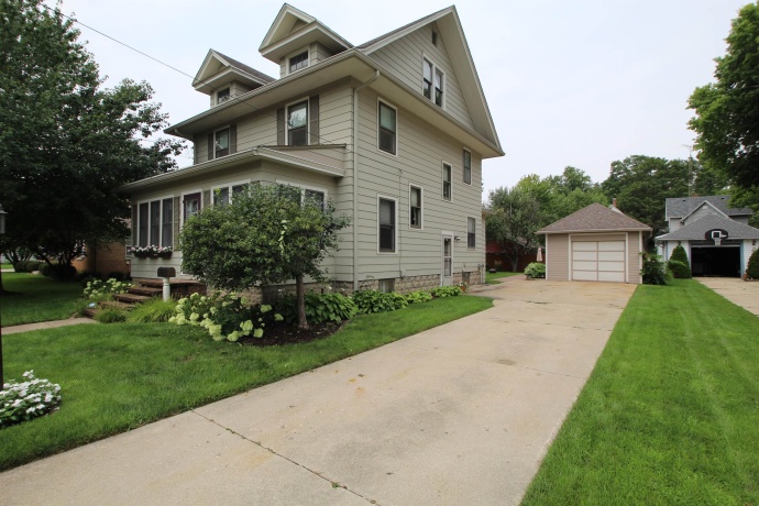 410 HURLBUT, BELVIDERE, Illinois 61008, 3 Bedrooms Bedrooms, ,3 BathroomsBathrooms,House,For Sale,HURLBUT,202605289