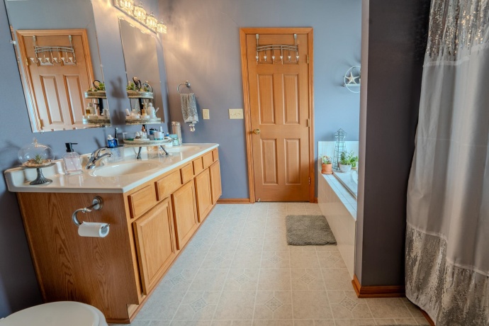 4244 Westridge, WINNEBAGO, Illinois 61088, 5 Bedrooms Bedrooms, ,2 BathroomsBathrooms,House,For Sale,Westridge,202605252