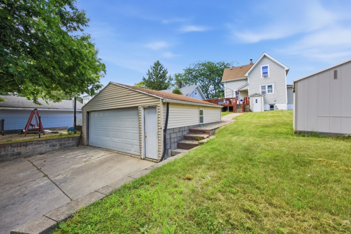2331 18th, ROCKFORD, Illinois 61104, 3 Bedrooms Bedrooms, ,1 BathroomBathrooms,House,For Sale,18th,202605290