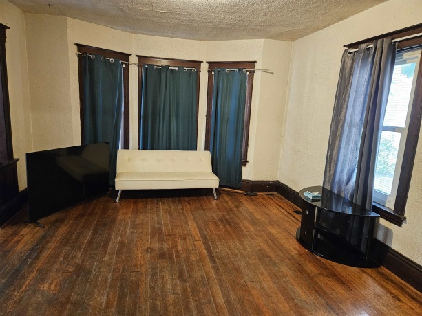 210 6th, ROCKFORD, Illinois 61104, ,2 Units,For Sale,6th,202605101